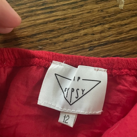 Red top - Picture 2 of 2